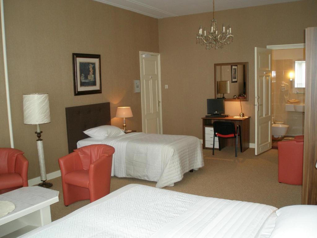 怡东酒店客房内的一张或多张床位