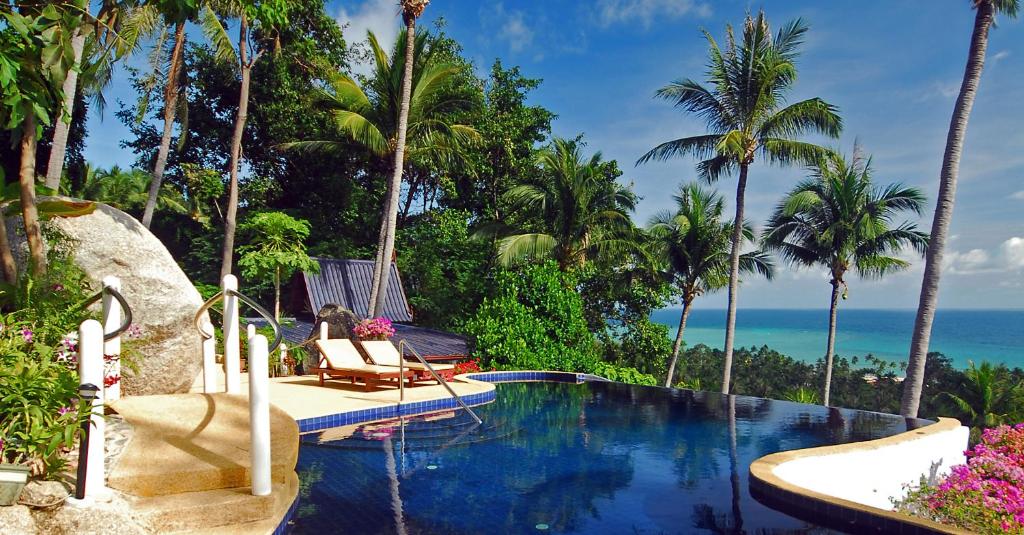 拉迈Seaview Paradise Mountain Holiday Villas Resort的海景度假游泳池