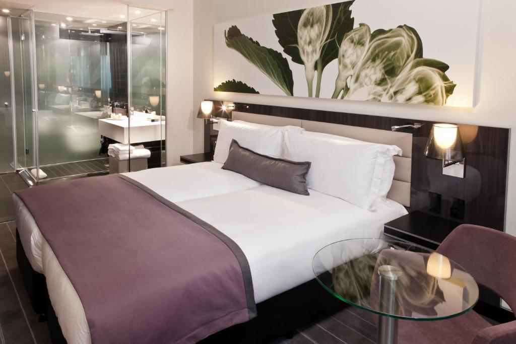 桑顿马斯洛酒店客房内的一张或多张床位