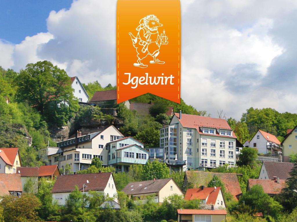 施奈塔赫伊格沃特伯格霍夫酒店的房屋和建筑城镇的标志