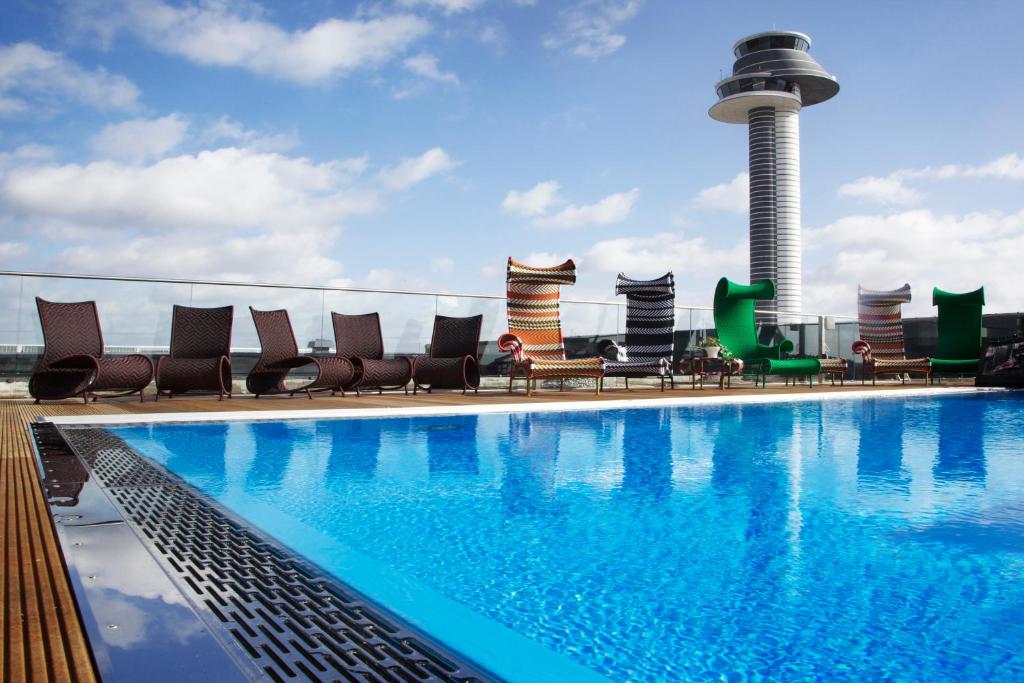 Clarion Hotel Arlanda Airport Terminal内部或周边的泳池