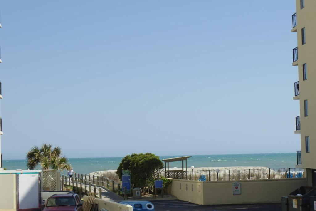 海景或在汽车旅馆看到的海景