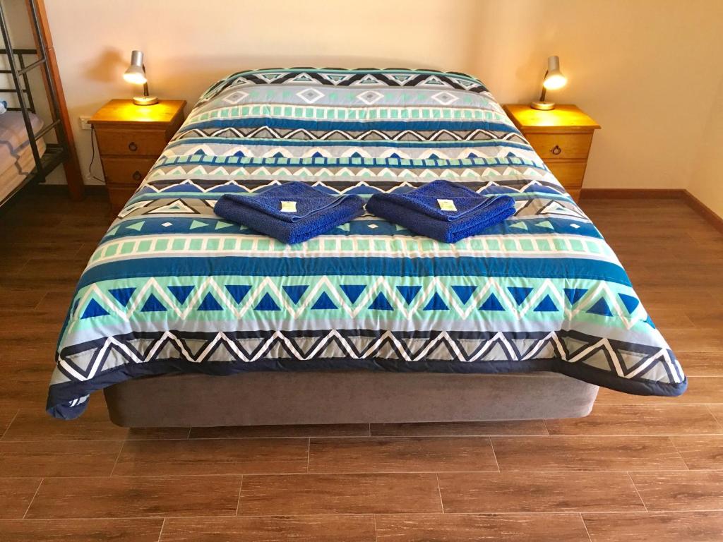 海湾度假屋客房内的一张或多张床位