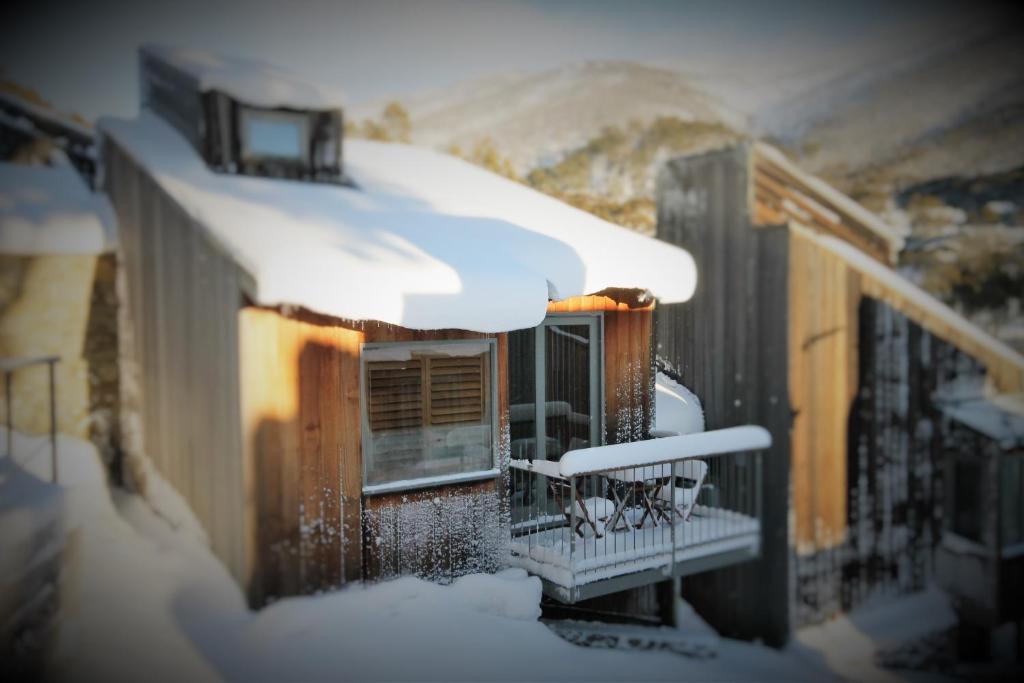 斯瑞德伯CHILL-OUT - Thredbo的雪覆盖的房子的阳台