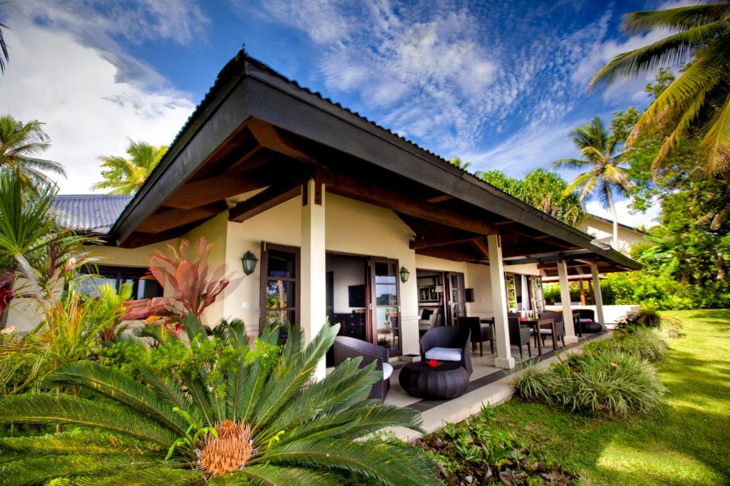 维拉港瓦努阿图华威乐拉冈水疗度假酒店的庭院和景观度假屋