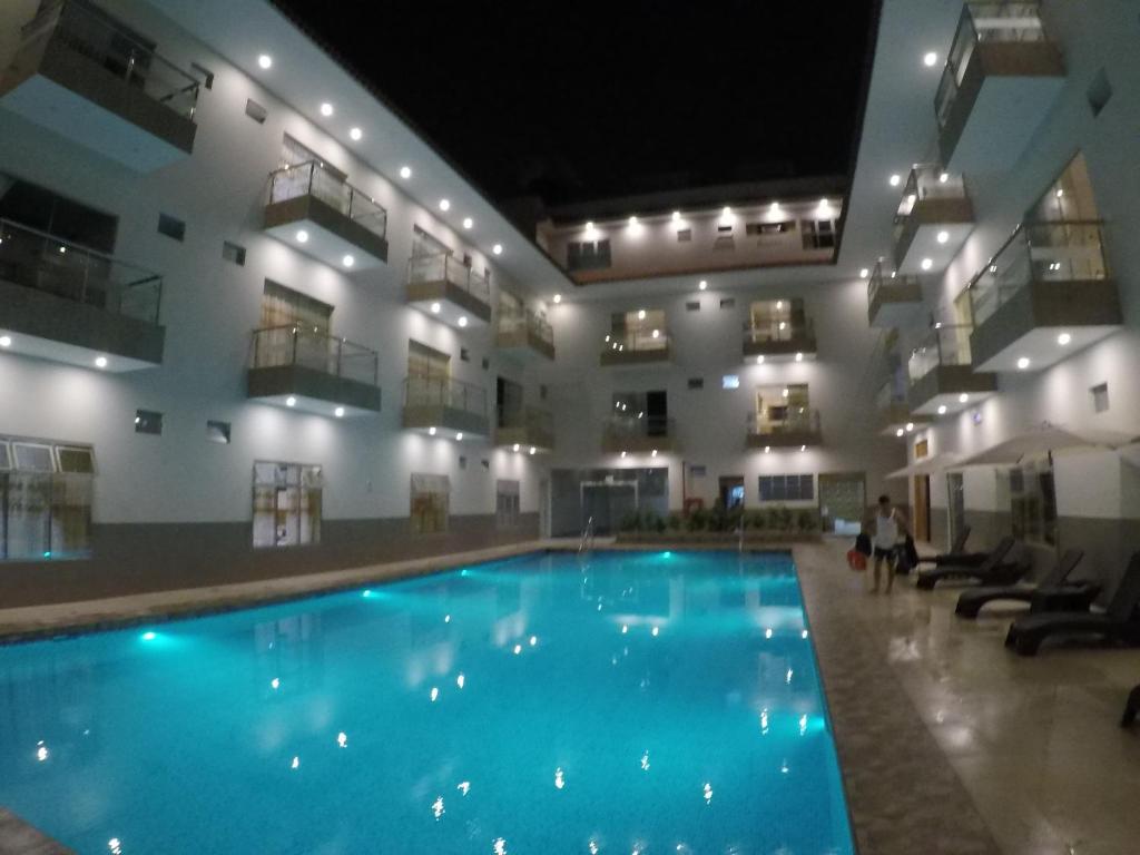 Águila Dorada Selva Hotel内部或周边的泳池