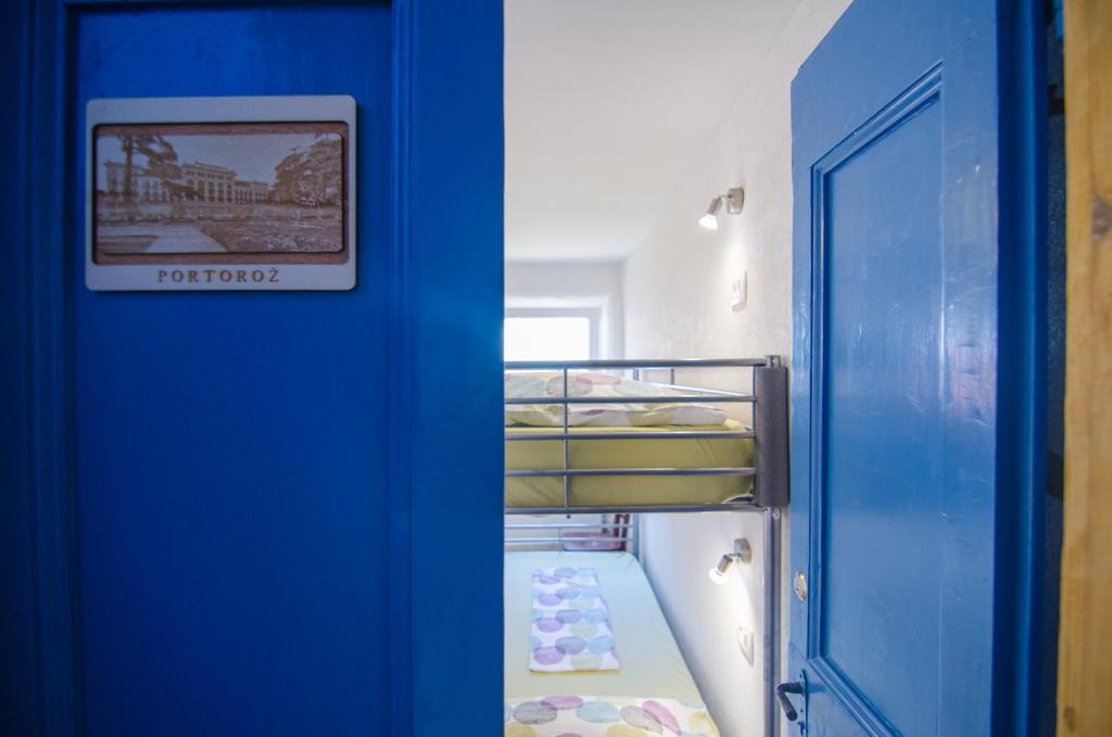 Traditional Piran house客房内的一张或多张床位