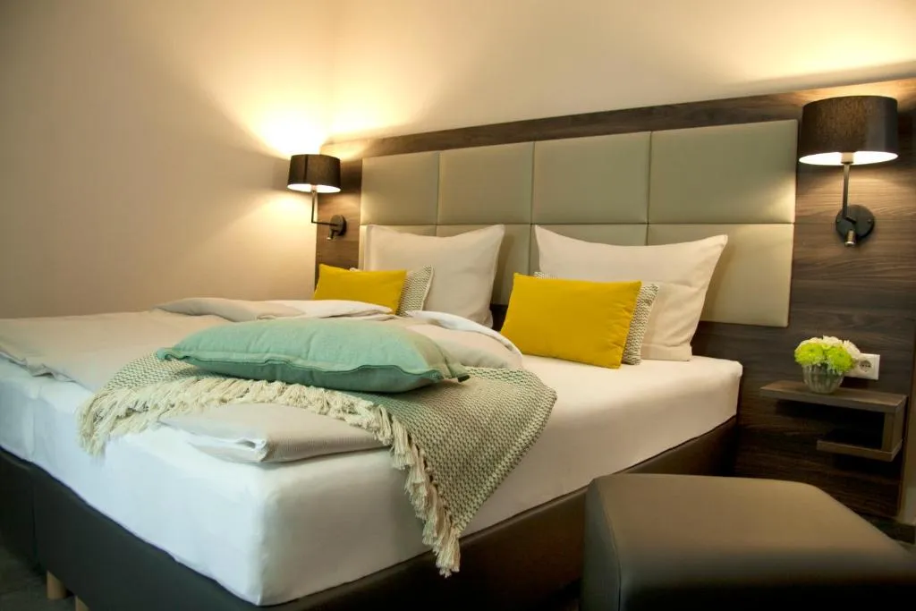 Hotel Am Moosrain Garni，位于艾汀的酒店