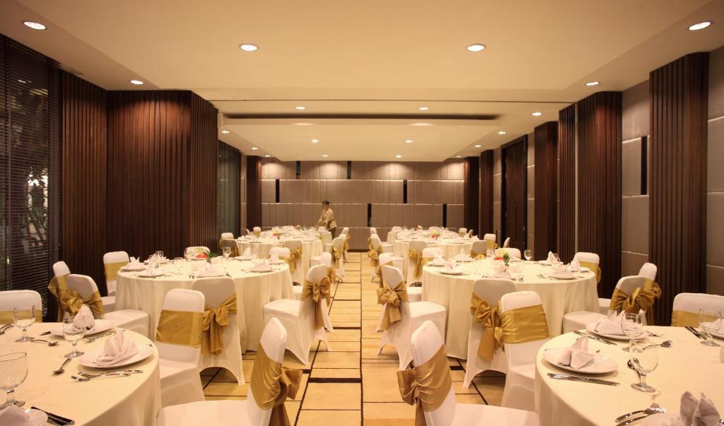 桑提卡斯利塔努沙杜阿酒店餐厅或其他用餐的地方