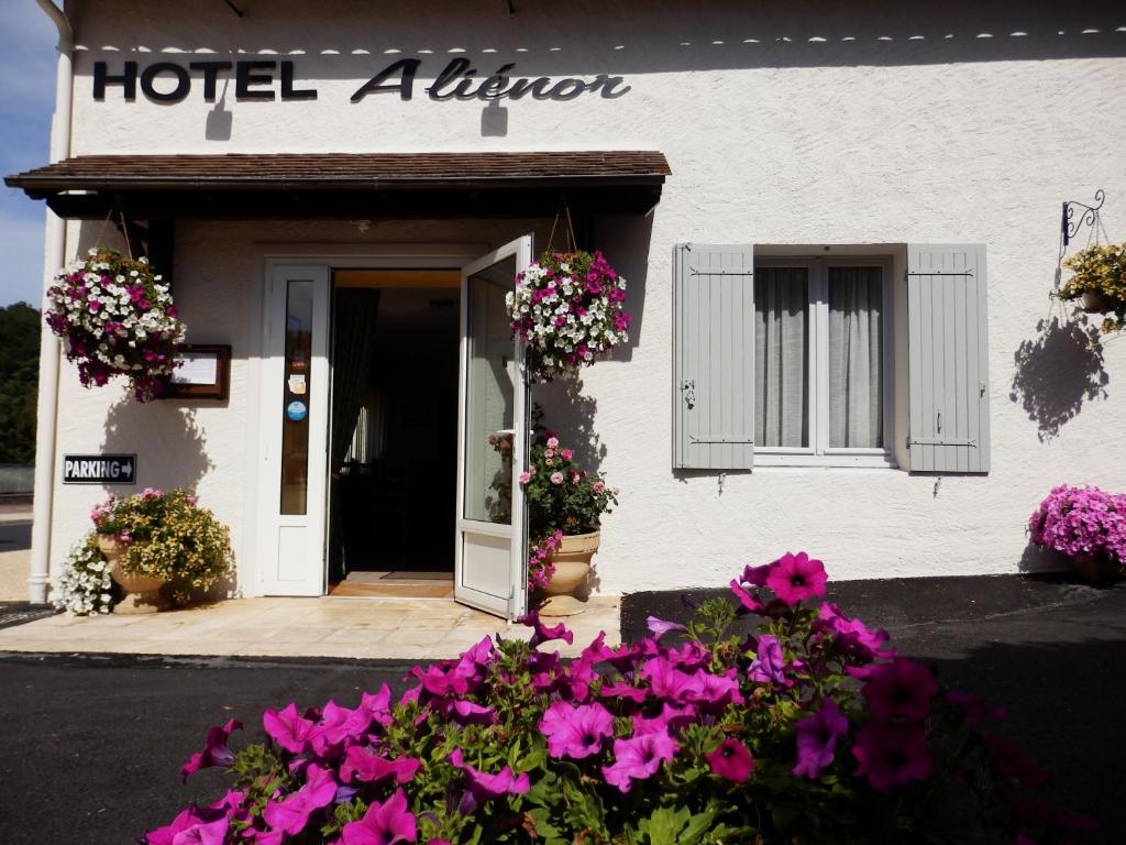 布朗托姆Hotel Alienor的前方鲜花酒店联盟