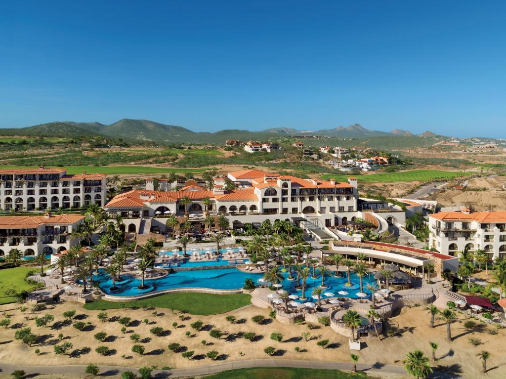 圣何塞德尔卡沃Secrets Puerto Los Cabos Golf & Spa18+的享有度假村的空中景致