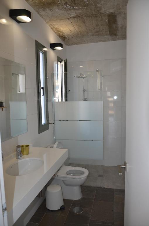 Urban House Siurot 33的一间浴室