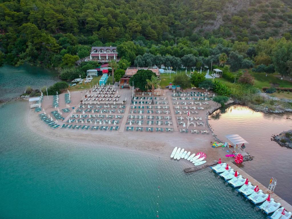 厄吕代尼兹S3海马海滩俱乐部酒店的海滩和度假村的空中景致