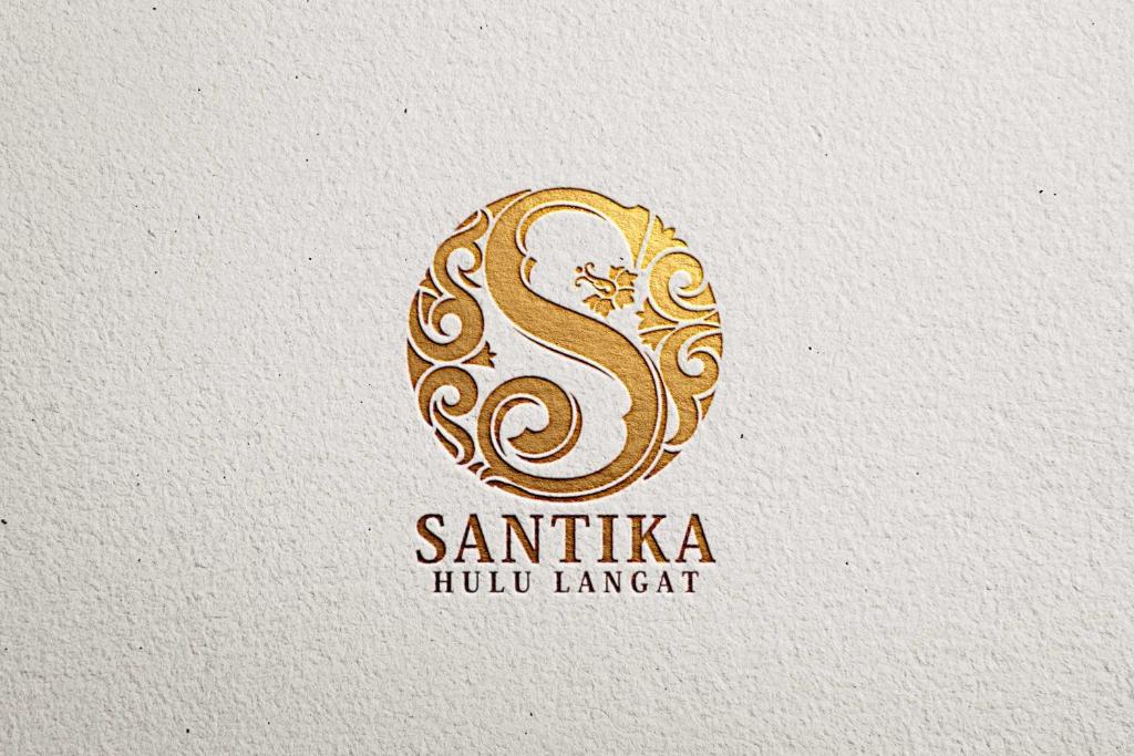 Kampong Jawa珊迪卡假日公园的带有金色标志的印度餐厅精致的标志