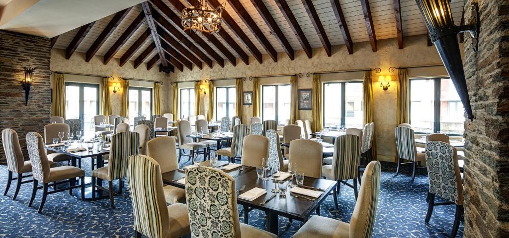 Rendezvous Heritage Hotel Queenstown餐厅或其他用餐的地方