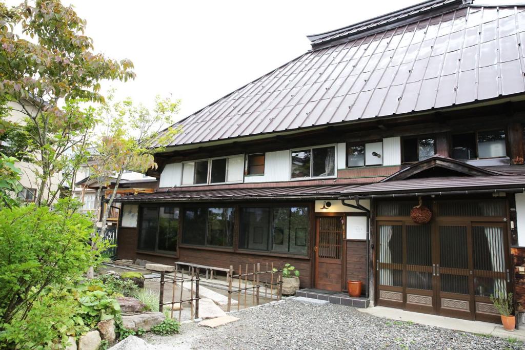 白马村Hakuba Youluri的日式房屋设有