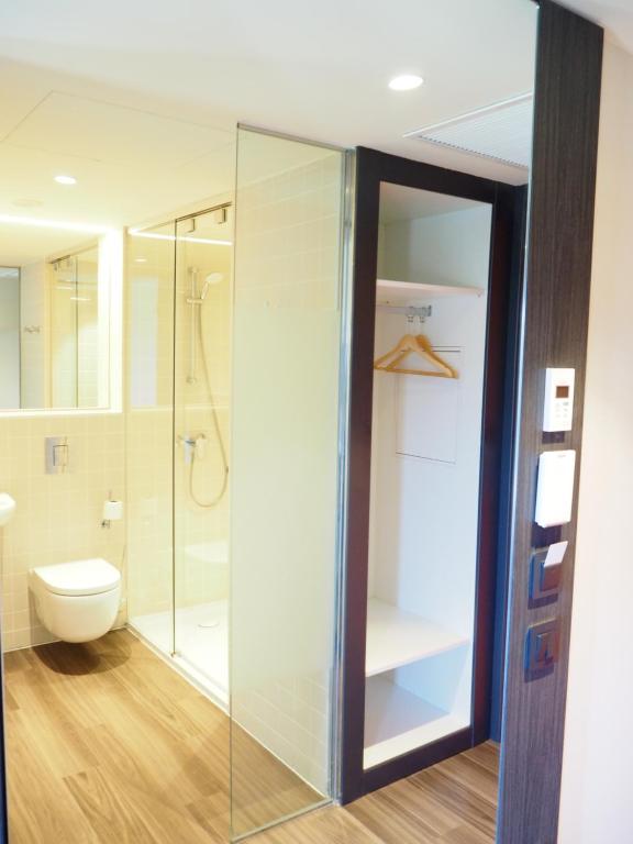 easyHotel Barcelona Fira的一间浴室