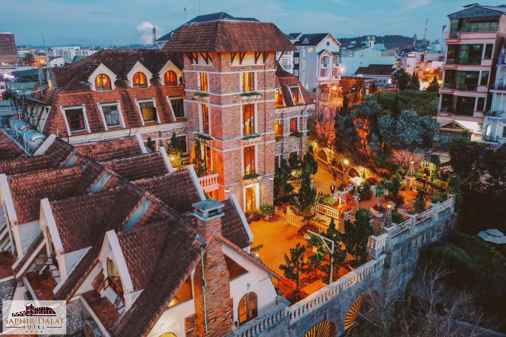 大叻沙非大叻酒店的城市的旧建筑