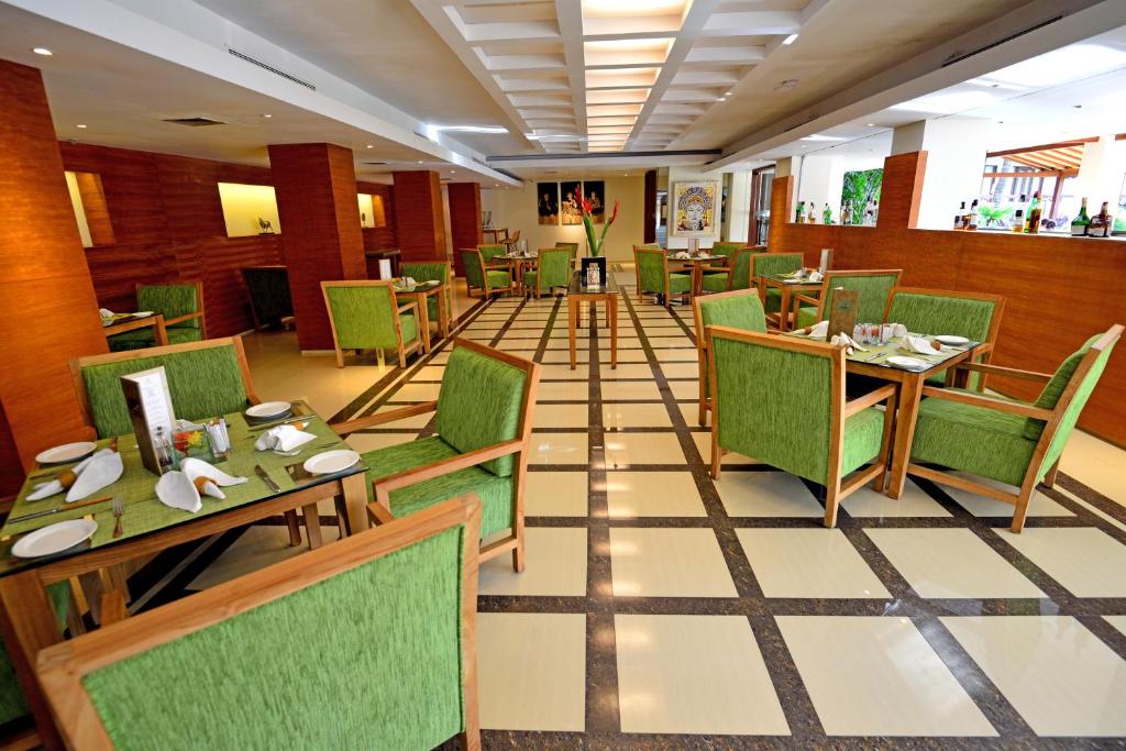 普拉玛沙努尔海滩巴厘岛酒店餐厅或其他用餐的地方