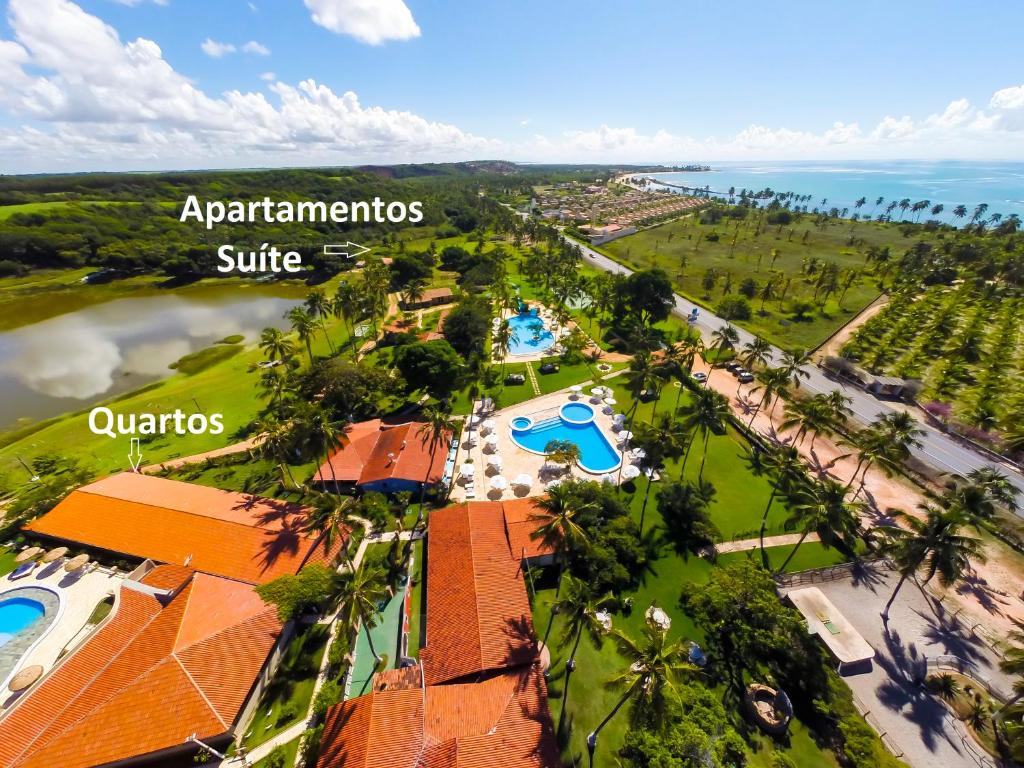 帕里普埃拉Fazenda Fiore Resort的享有度假胜地的海洋美景