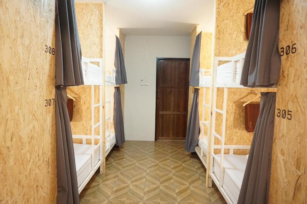 Khoksametchun Hostel客房内的一张或多张床位