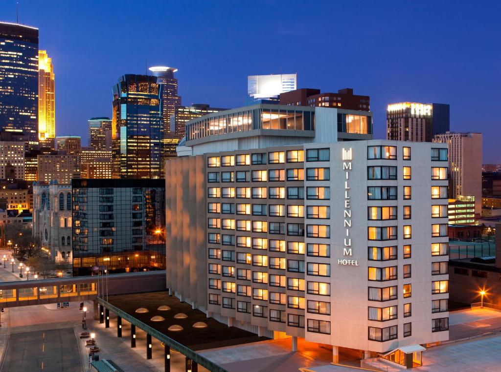 明尼阿波利斯明尼阿波利斯千禧国际酒店的城市建筑的景观