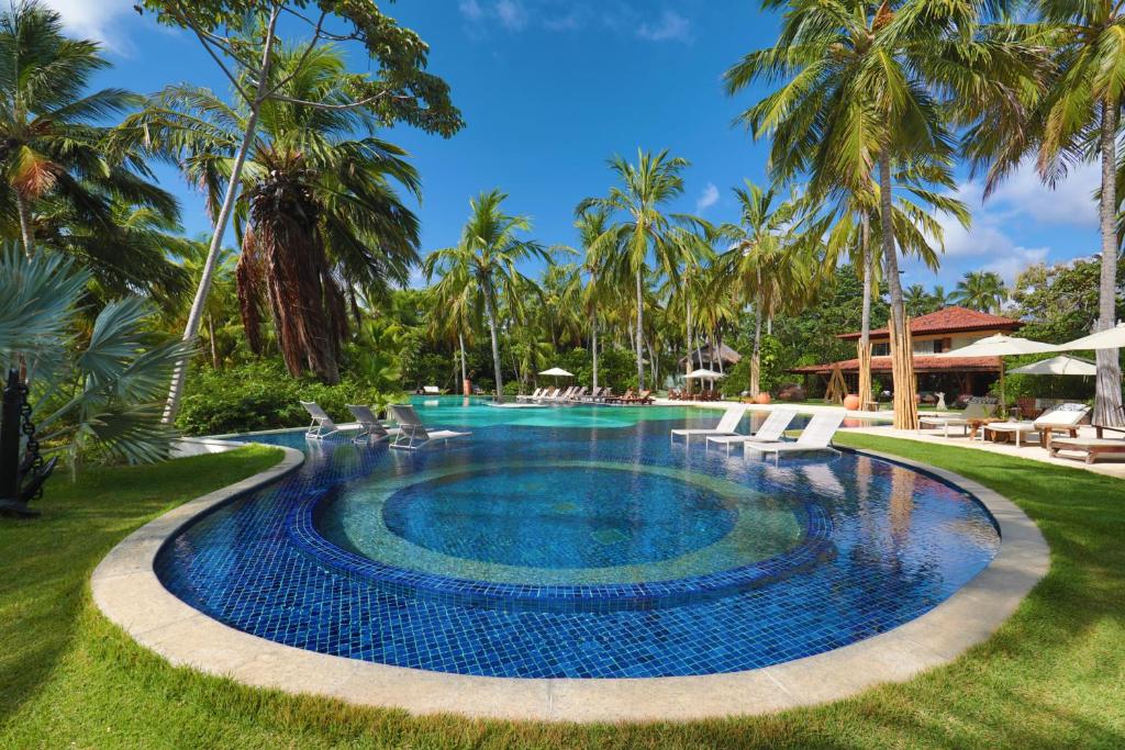 马拉戈日Camurim Grande的度假酒店的游泳池