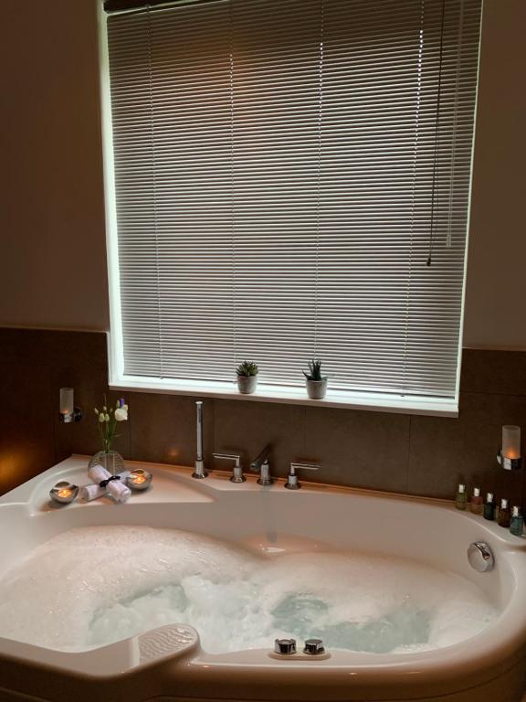 Invercreran Lodge Luxury Bed & Breakfast的一间浴室