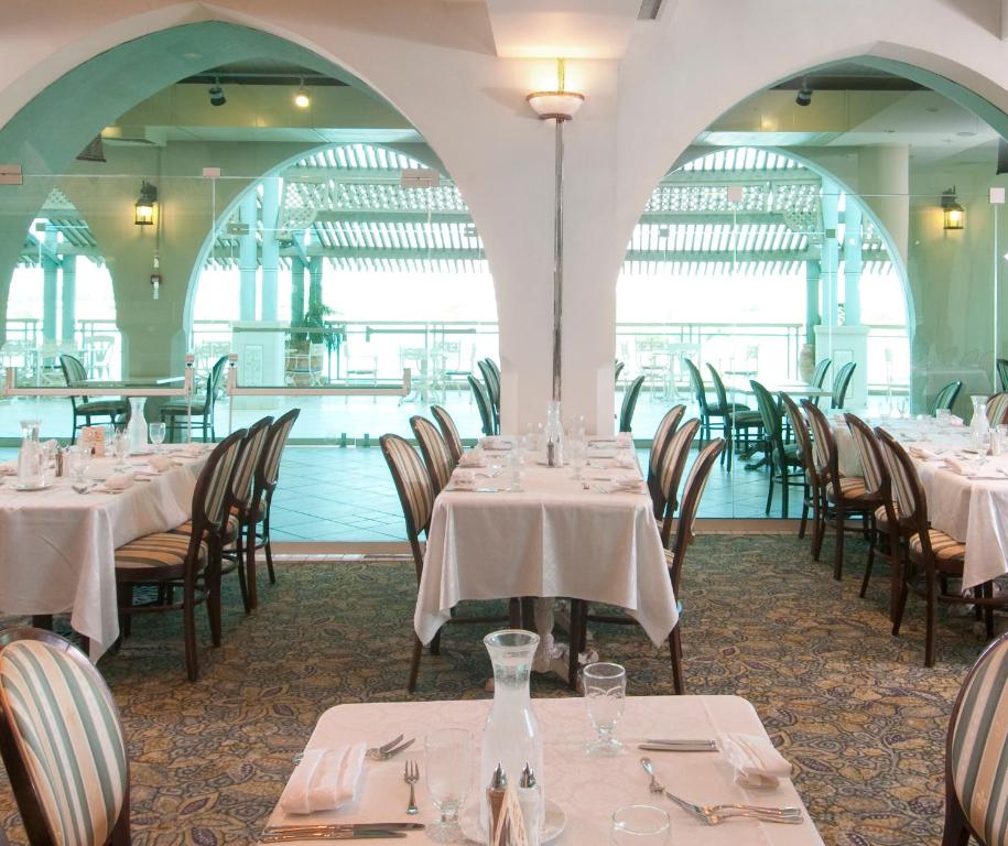 Herods Boutique Eilat a Premium collection by Fattal Hotels餐厅或其他用餐的地方