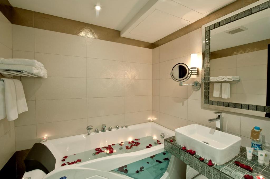 Continent Al Waha Hotel Riyad的一间浴室
