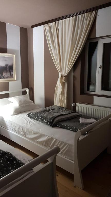 Konaciste SVEDRANA客房内的一张或多张床位