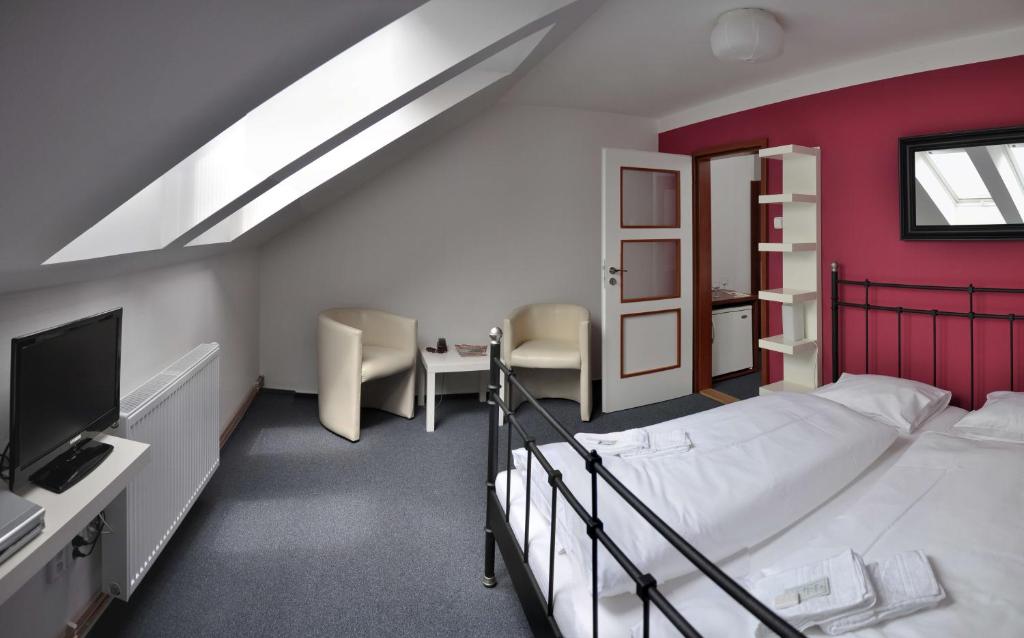 本森伯德威姿酒店客房内的一张或多张双层床