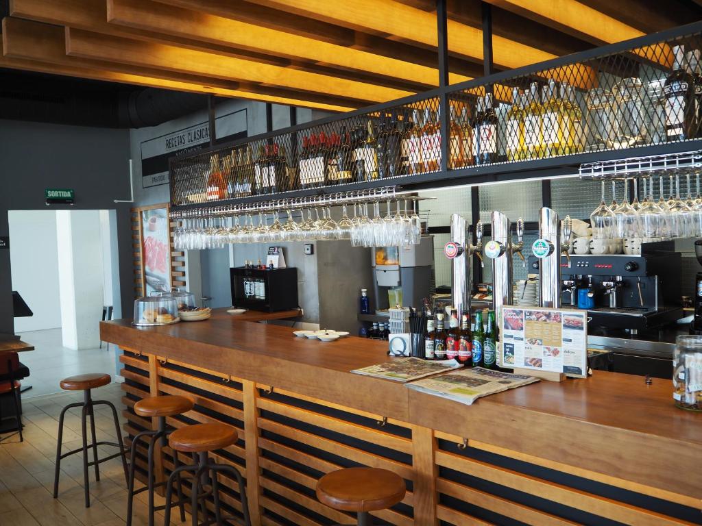 easyHotel Barcelona Fira酒廊或酒吧区