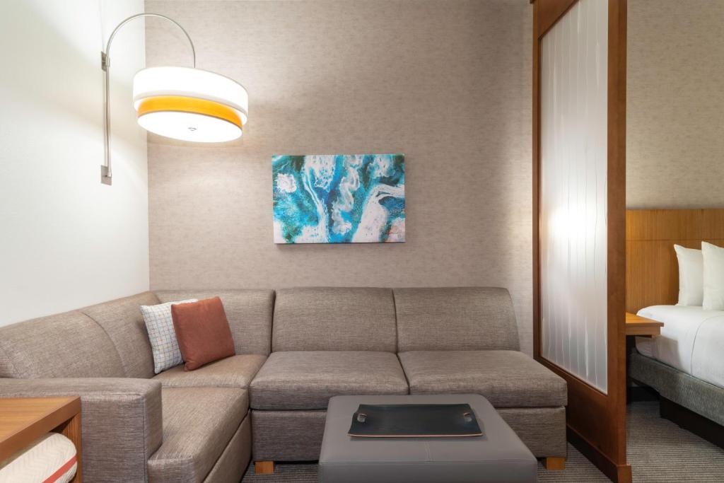 Hyatt Place Sandestin at Grand Blvd的休息区