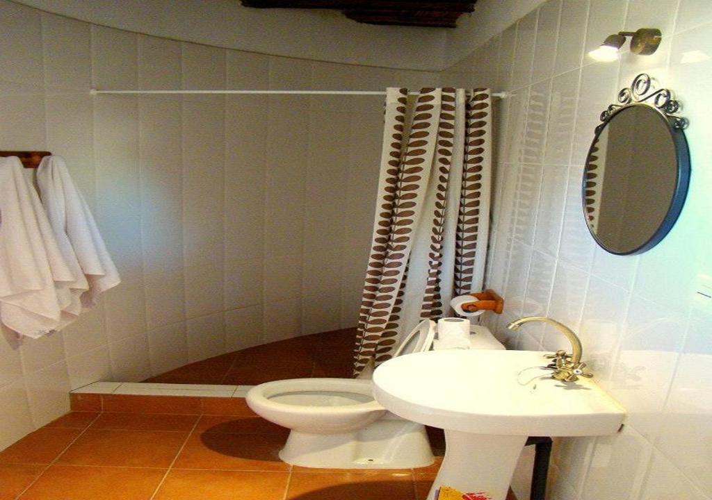 Le Petit Quartier "Chez Amanthia"的一间浴室