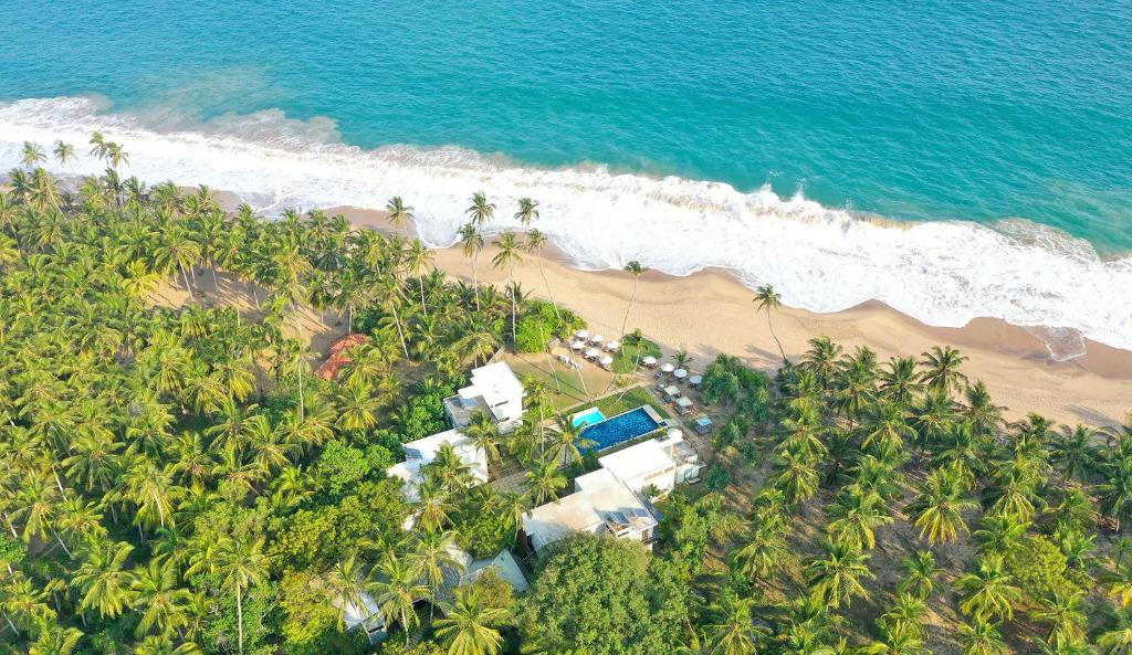 坦加拉兰卡瓦特拉海洋度假酒店及Spa的享有度假胜地和海滩的空中景致