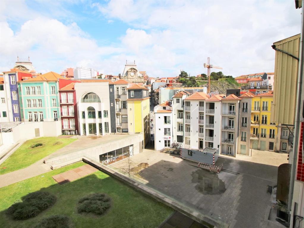 波尔图ALIADOS by YoursPorto的享有城市景观和建筑