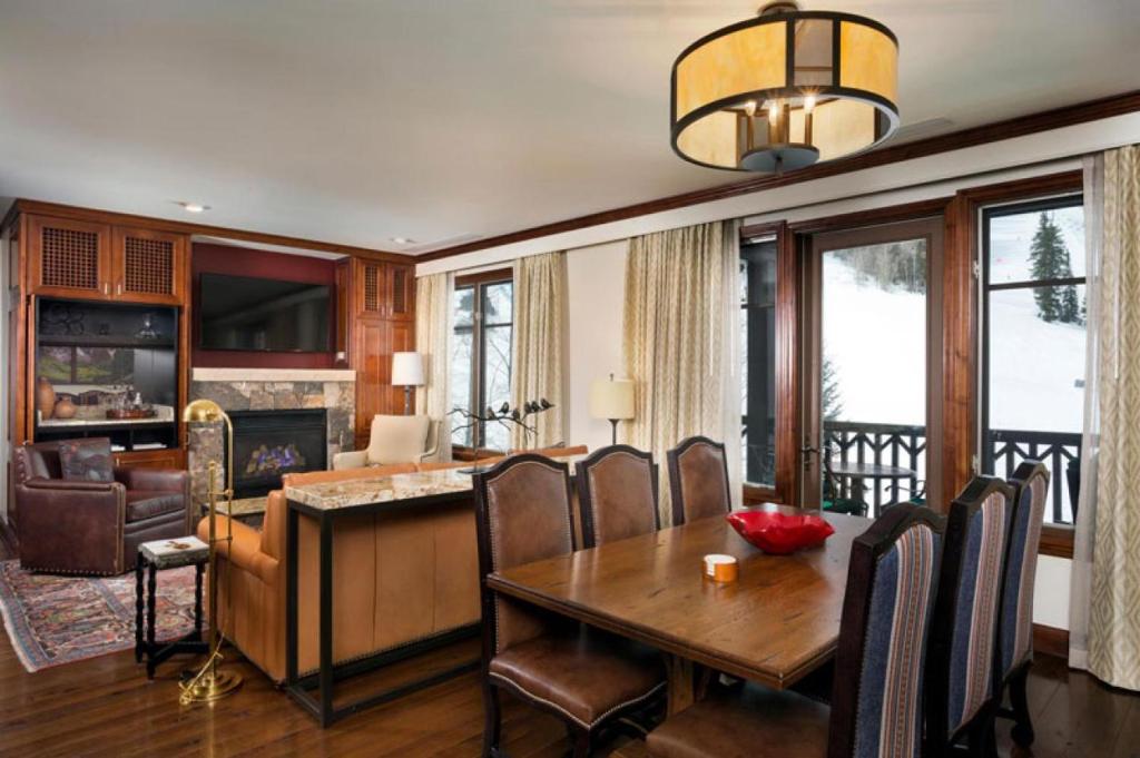 The Ritz-Carlton Club, Two-Bedroom WR Residence 2410, Ski-in & Ski-out Resort in Aspen Highlands平面图