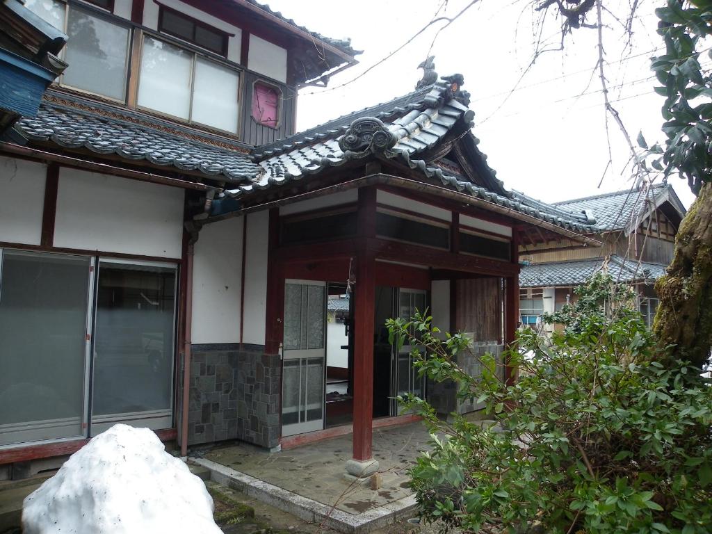 Sabae田舎生活体験福井県観光者向け古民家的一座带屋顶的亚洲房屋
