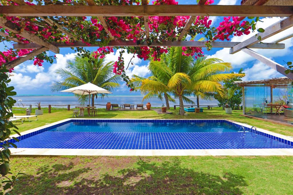 雅帕拉廷加艾斯塔拉菜亚旅馆的海景游泳池