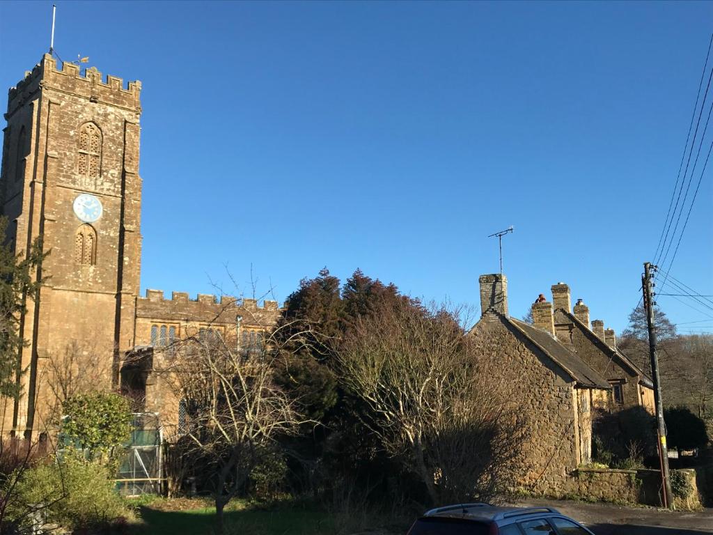 乔治旅店 (宾馆),伊尔明斯特(英国)优惠