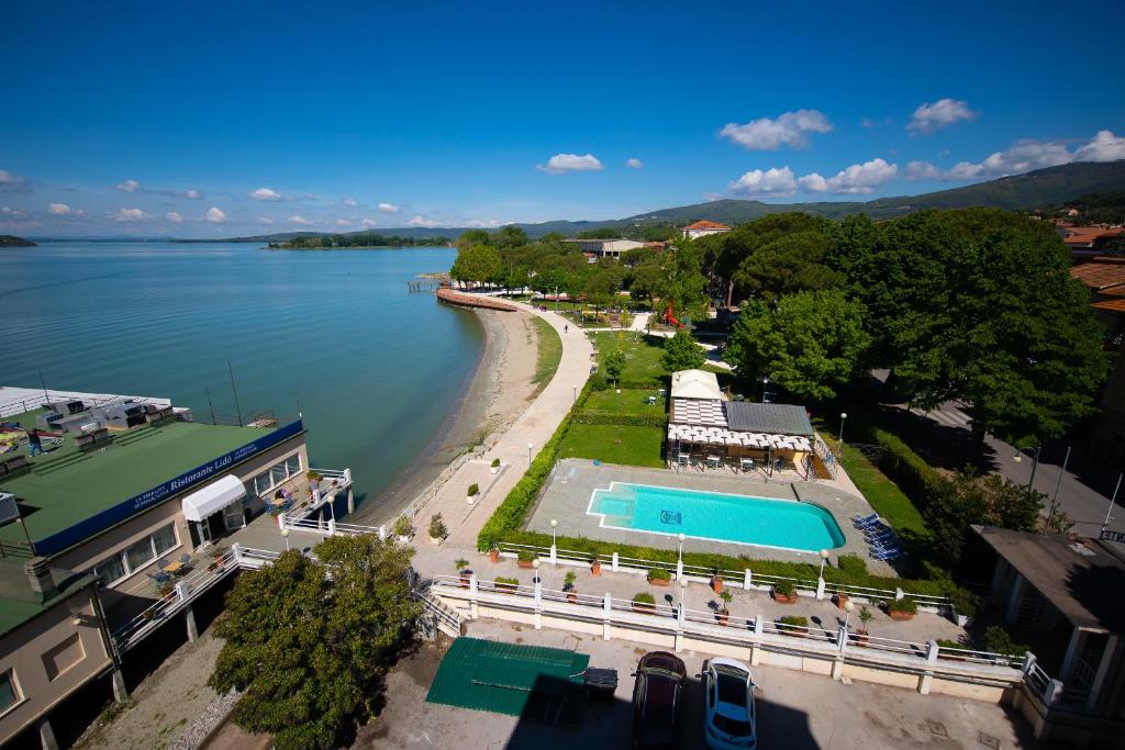 特拉西梅诺湖畔帕西尼亚诺利多酒店的相册照片