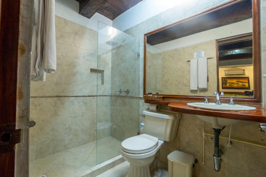 多雷迪亚酒店的一间浴室