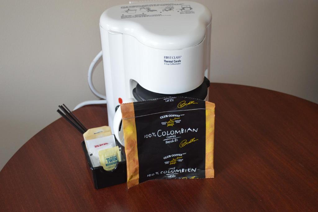 玛丽汽车旅馆的咖啡和沏茶工具