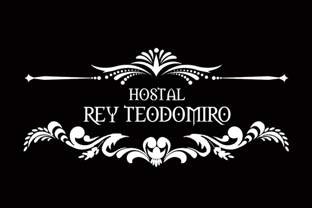 奥里韦拉雷伊提奥多汨罗旅馆的黑白图案的红斯顿键琴标志
