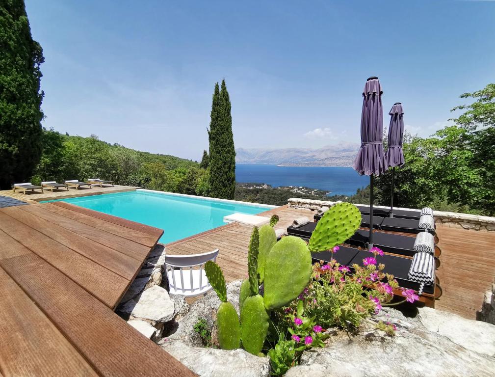 卡西奥皮Villa Bella Vista Corfu的海景别墅 - 带游泳池