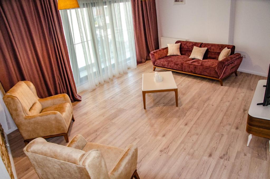 Marmara Apartments的休息区
