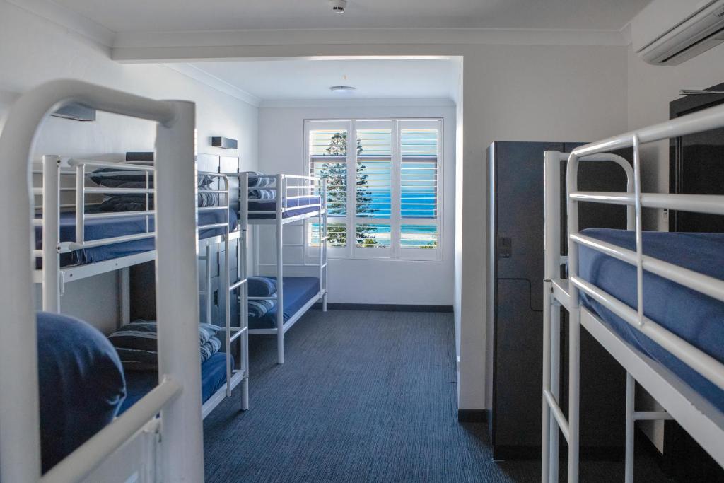 Wake Up! Bondi Beach客房内的一张或多张双层床