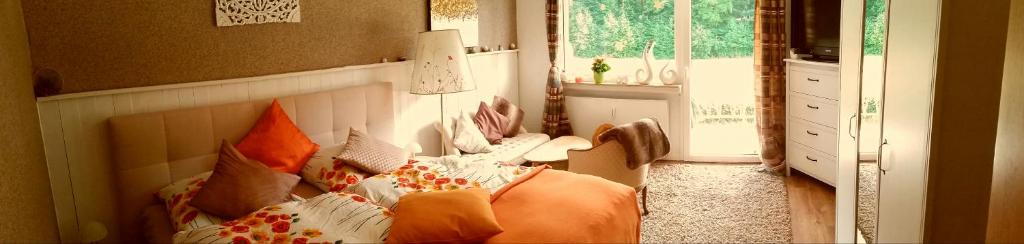 Marburg Apartment mit Balkon & Wintergarten KEINE Monteure !客房内的一张或多张床位