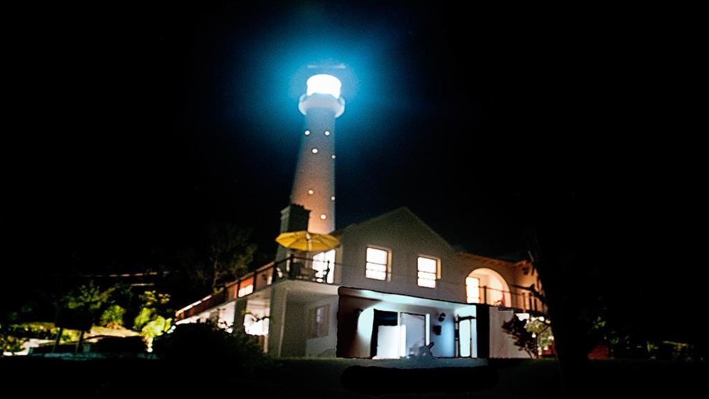 SouthamptonAMOuR AMOUR的灯塔在晚上